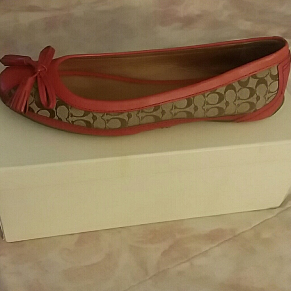 Coach flats